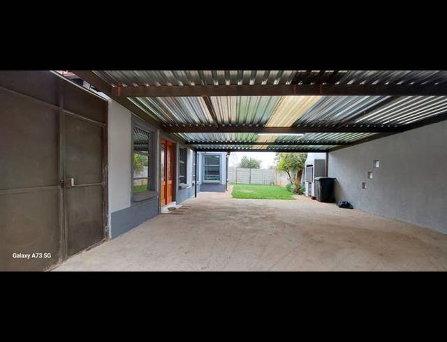 3 BEDROOM HOUSE FOR SALE IN THE ORCHARDS